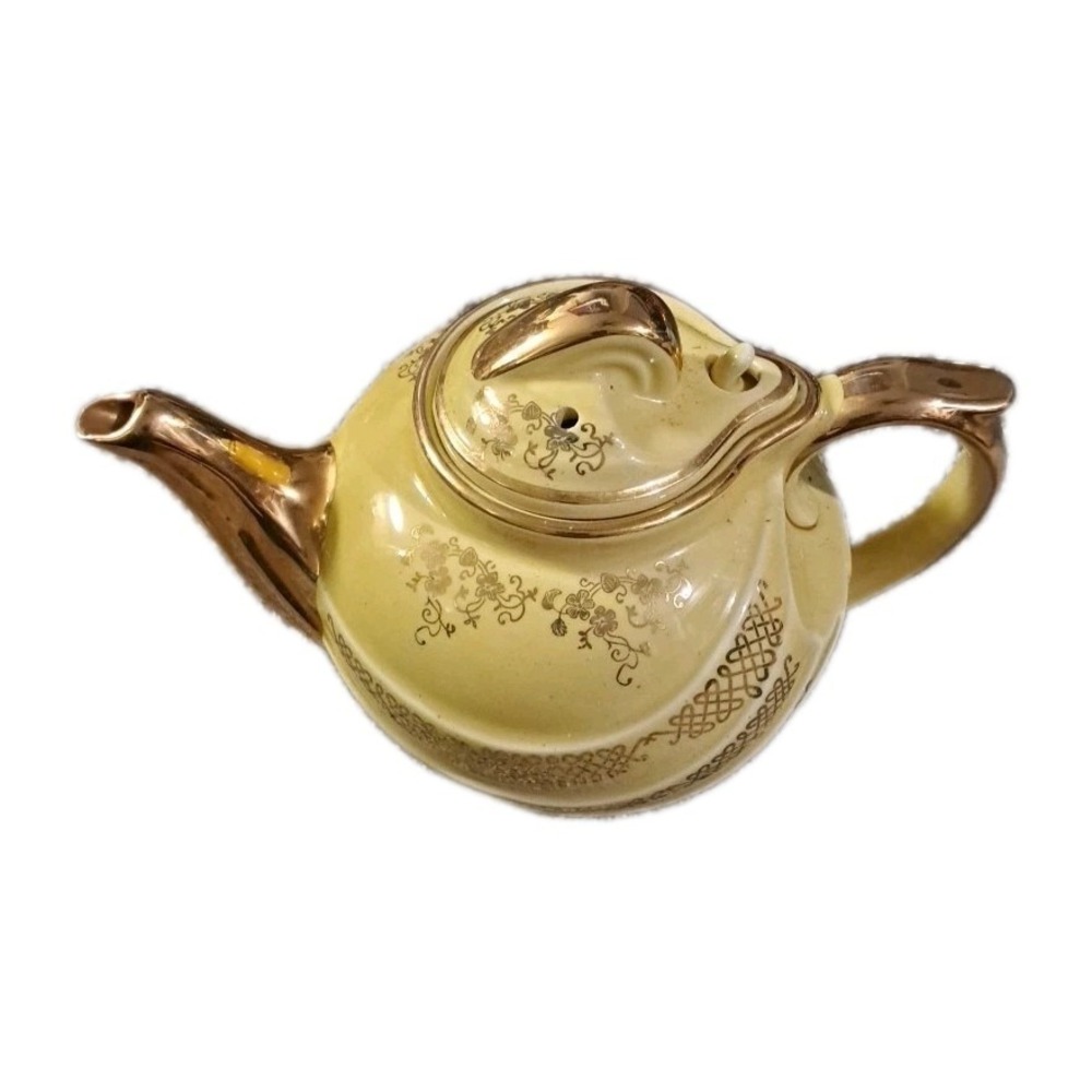 Vintage HALL Ceramic tea pot #0799 PARADE/GLOBE Canary Yellow 6 cup 1930's USA